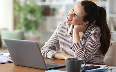 Tensione muscolare da postura e smart working